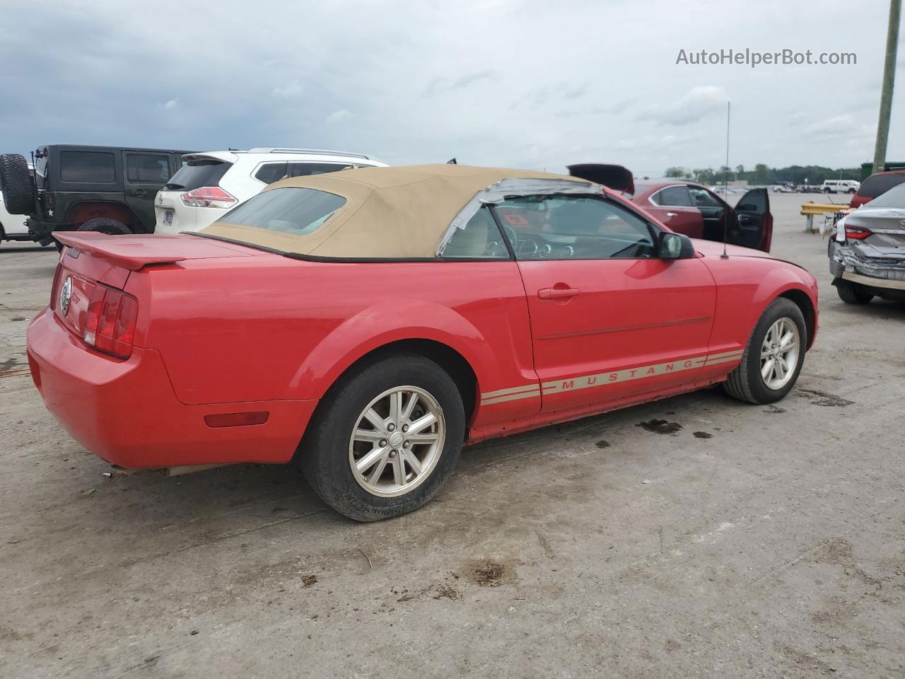 2008 Ford Mustang  Red vin: 1ZVHT84N285158253