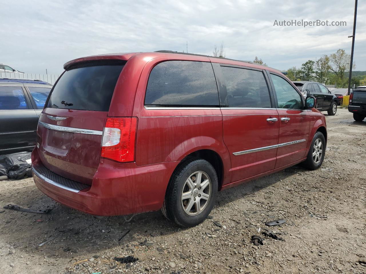 2011 Chrysler Town & Country Touring Burgundy vin: 2A4RR5DG0BR704848