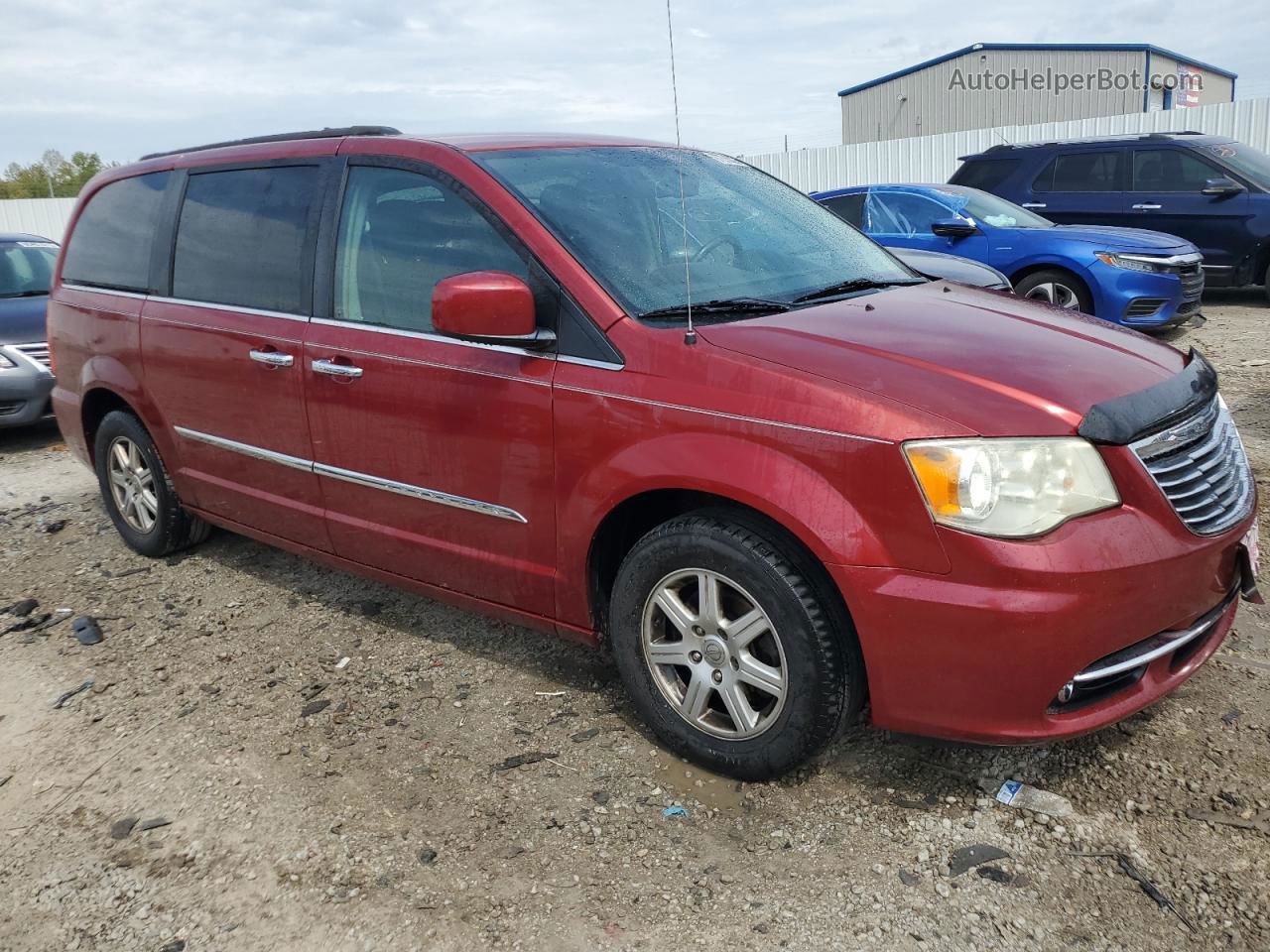 2011 Chrysler Town & Country Touring Burgundy vin: 2A4RR5DG0BR704848