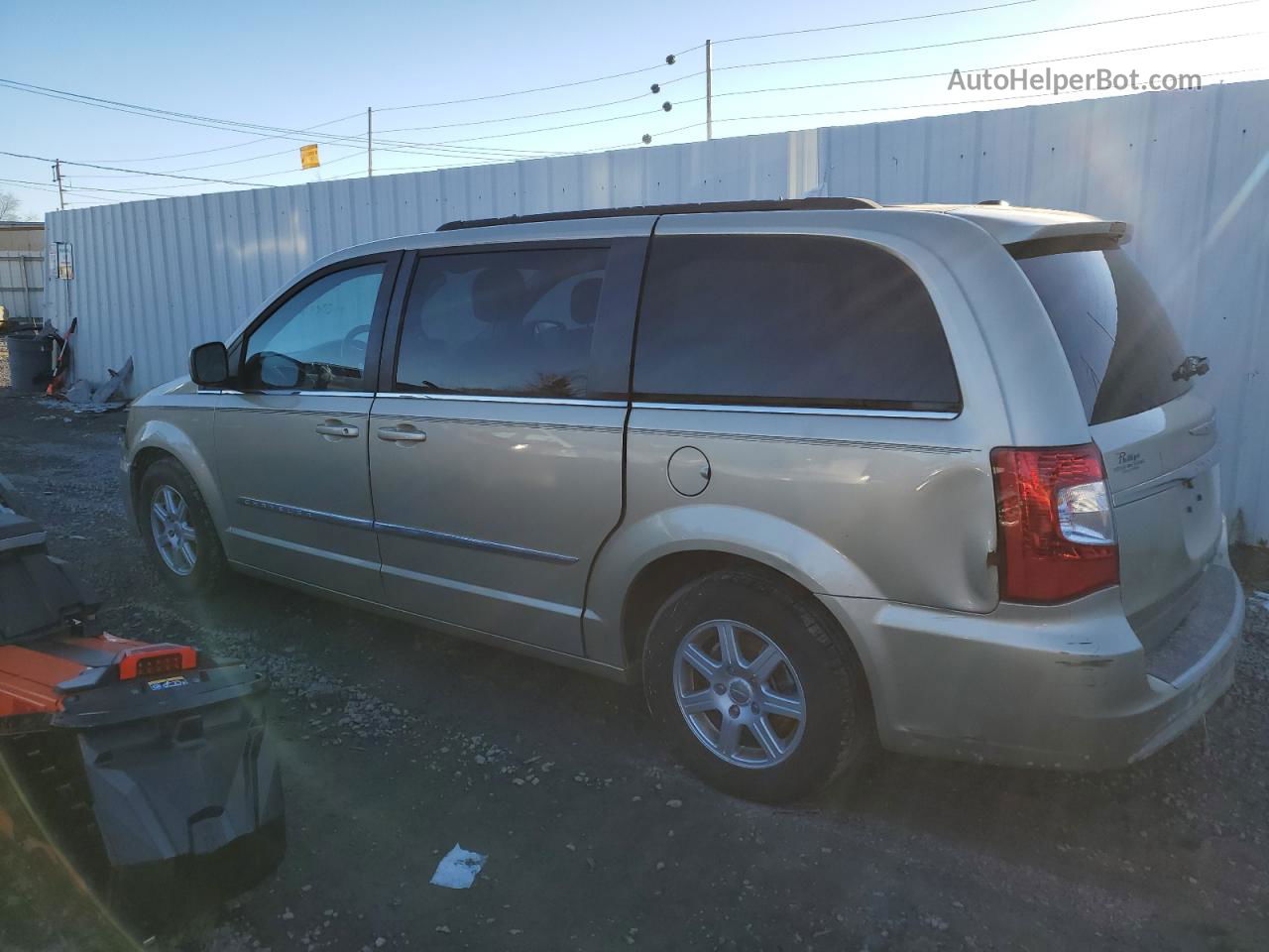 2011 Chrysler Town & Country Touring Tan vin: 2A4RR5DG2BR604248