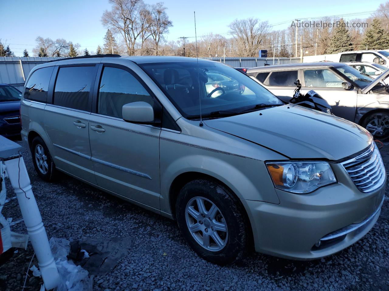 2011 Chrysler Town & Country Touring Tan vin: 2A4RR5DG2BR604248