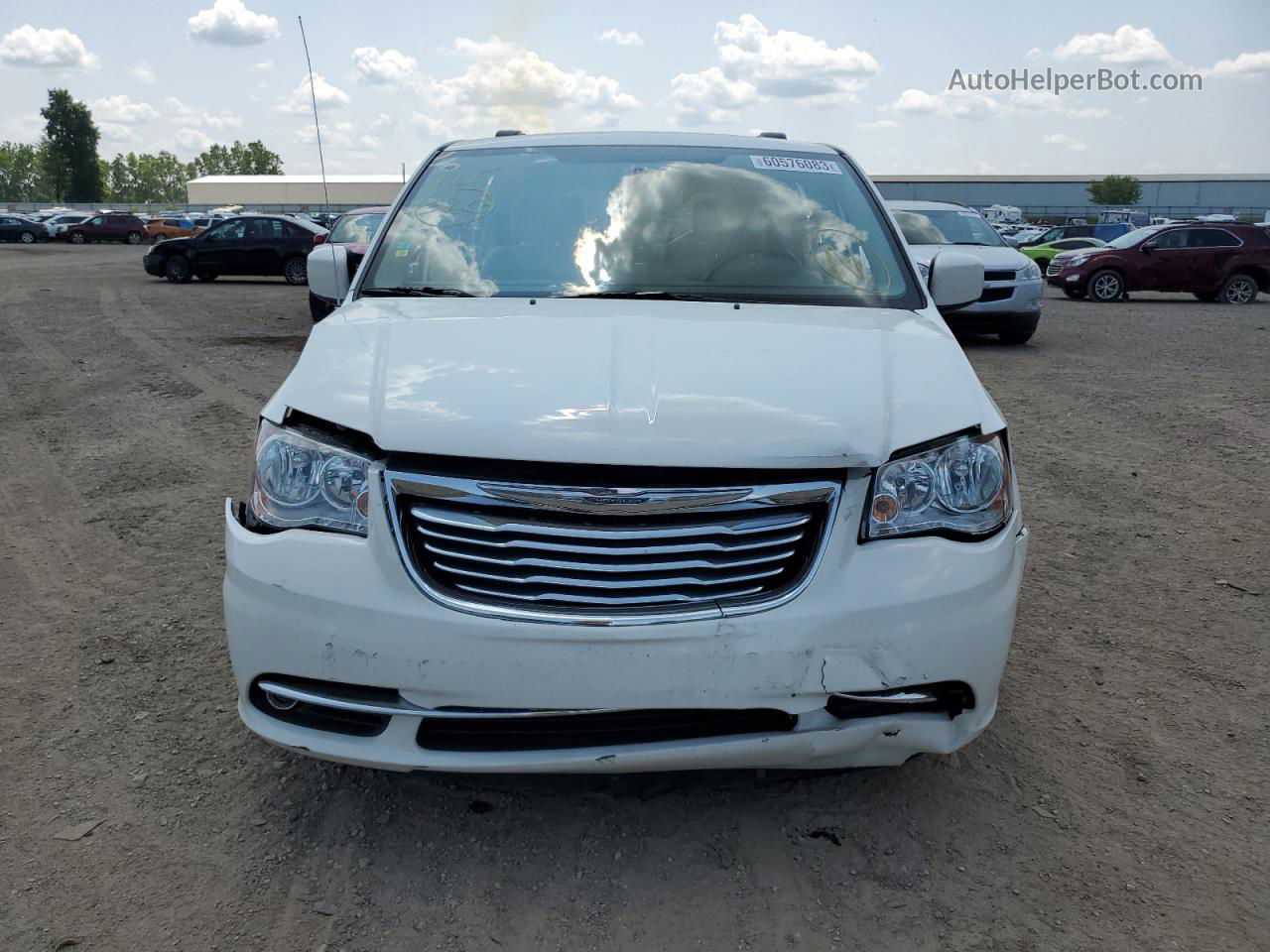 2011 Chrysler Town & Country Touring White vin: 2A4RR5DG2BR630915