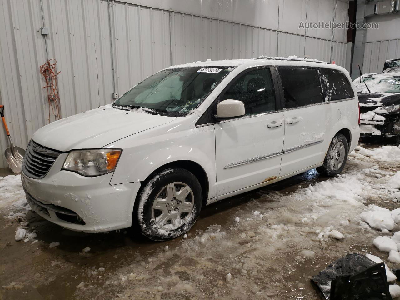 2011 Chrysler Town & Country Touring White vin: 2A4RR5DG3BR641390