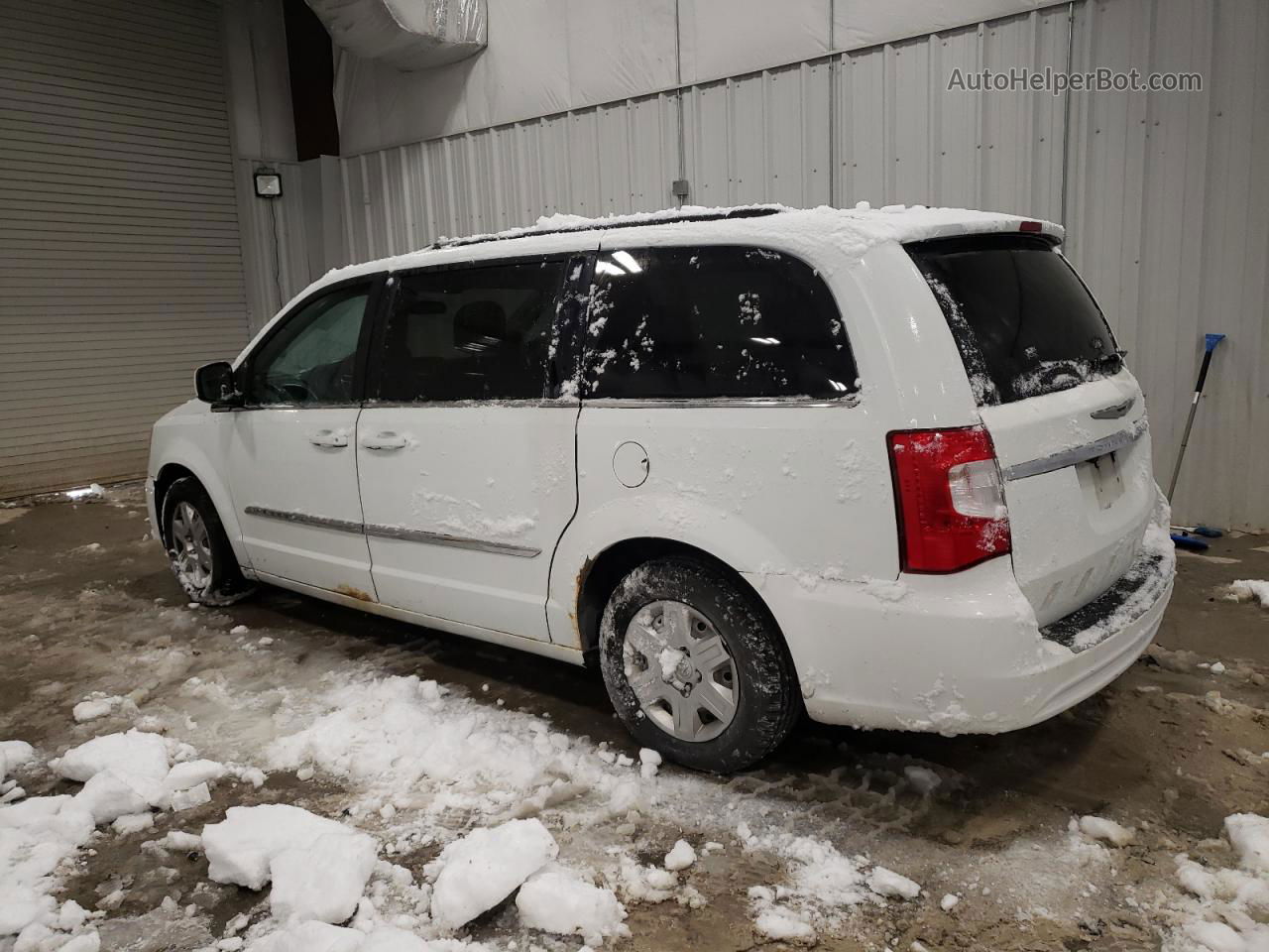 2011 Chrysler Town & Country Touring White vin: 2A4RR5DG3BR641390