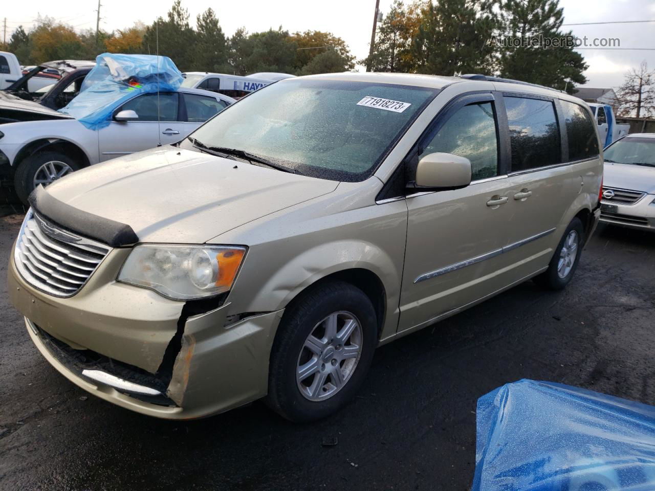 2011 Chrysler Town & Country Touring Gold vin: 2A4RR5DG3BR667830