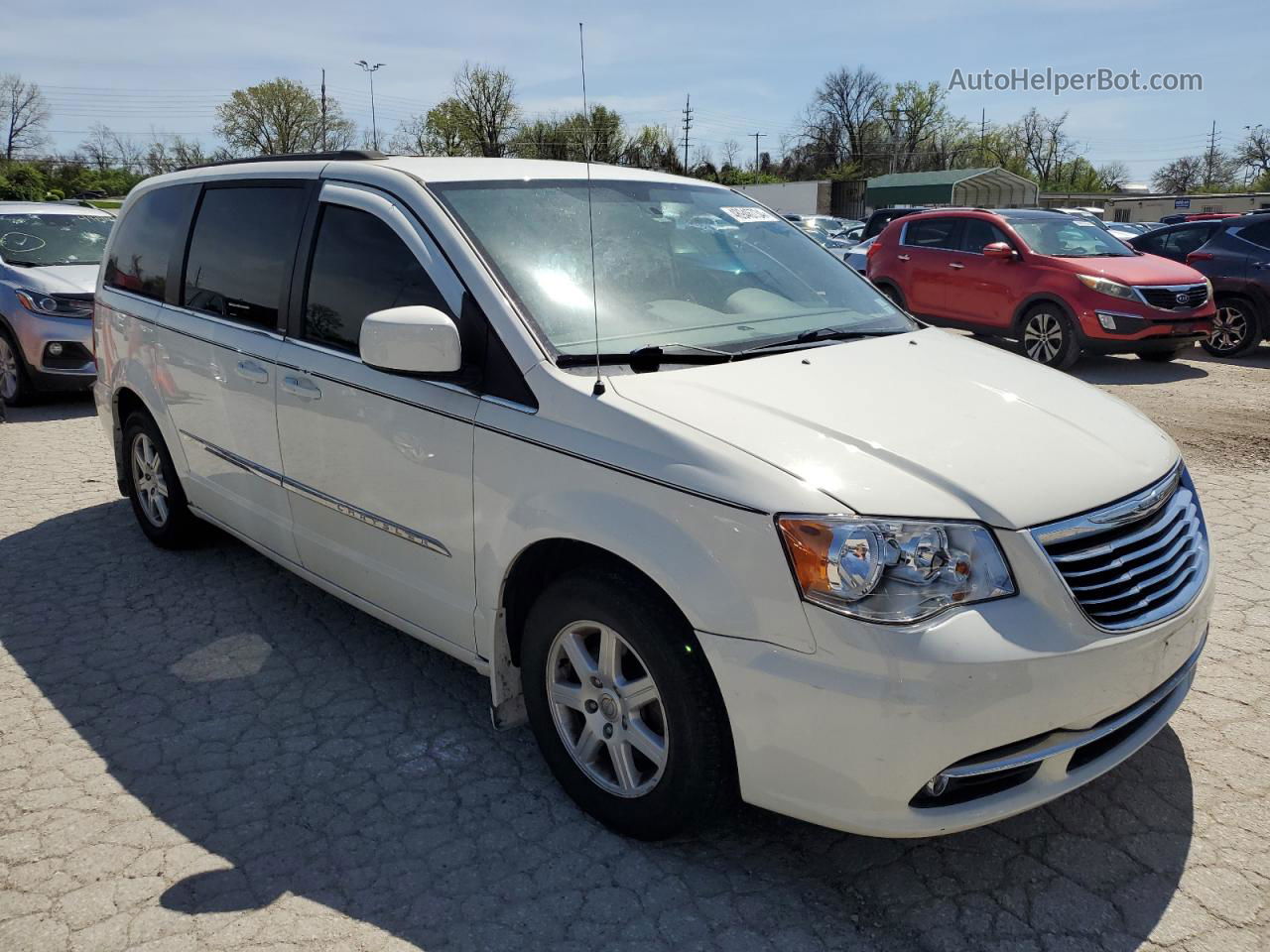 2011 Chrysler Town & Country Touring White vin: 2A4RR5DG3BR698270