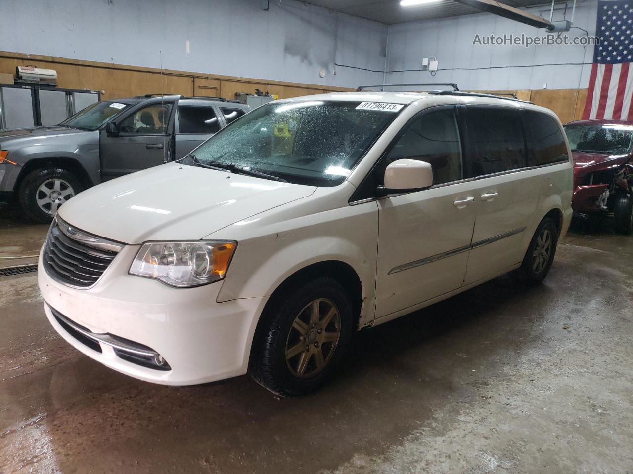 2011 Chrysler Town & Country Touring White vin: 2A4RR5DG3BR781598