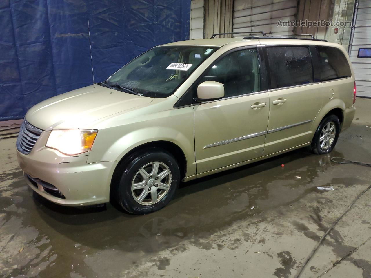 2011 Chrysler Town & Country Touring Tan vin: 2A4RR5DG4BR618457