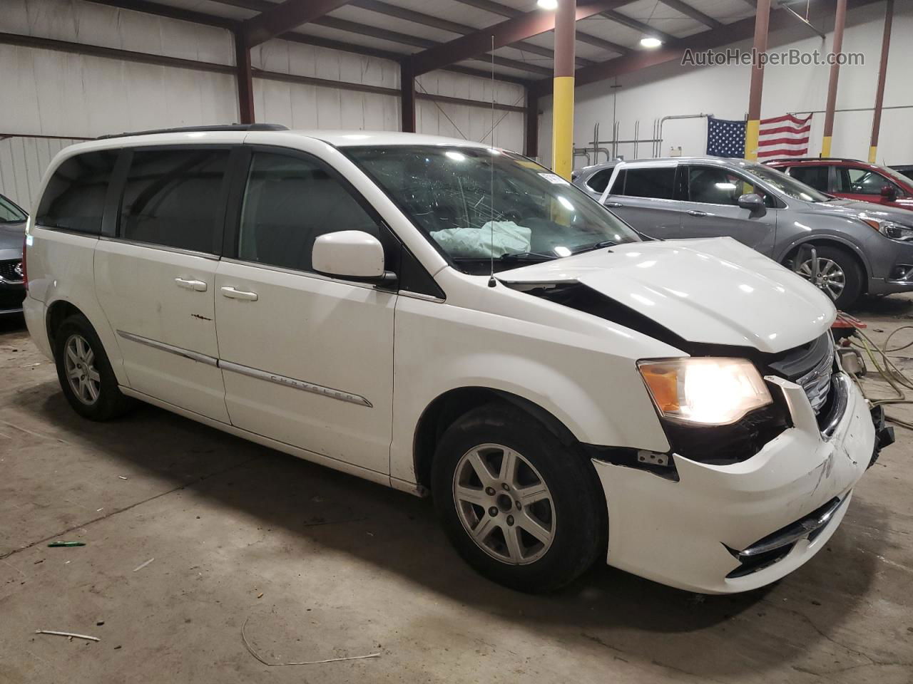 2011 Chrysler Town & Country Touring Белый vin: 2A4RR5DG4BR719935