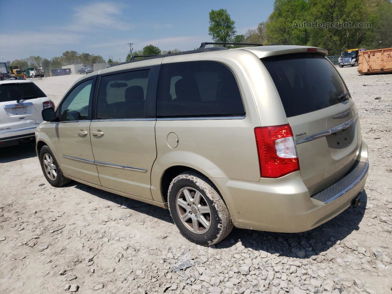 2011 Chrysler Town & Country Touring Beige vin: 2A4RR5DG5BR604079