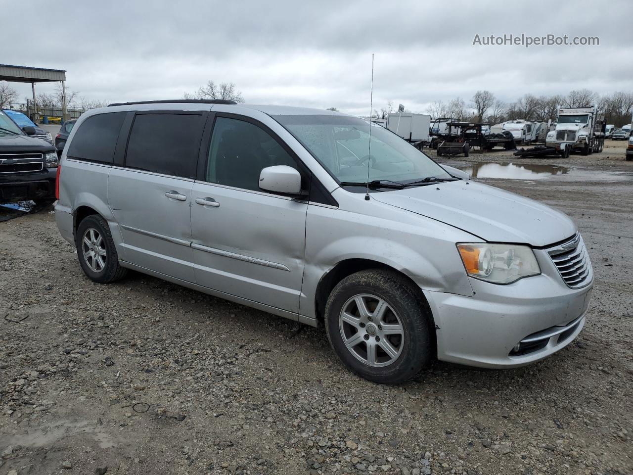 2011 Chrysler Town & Country Touring Silver vin: 2A4RR5DG5BR665562