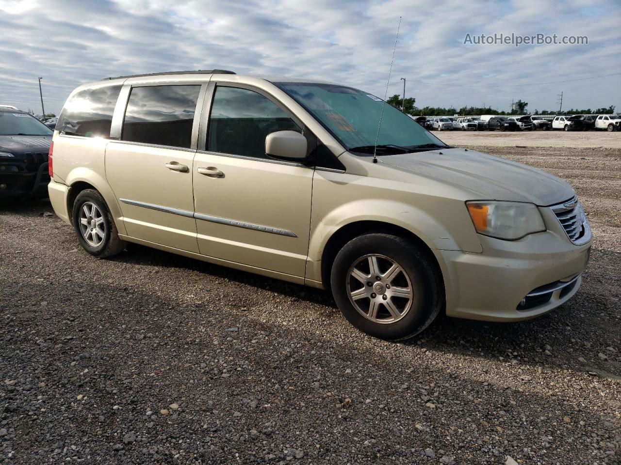 2011 Chrysler Town & Country Touring Beige vin: 2A4RR5DG5BR675220