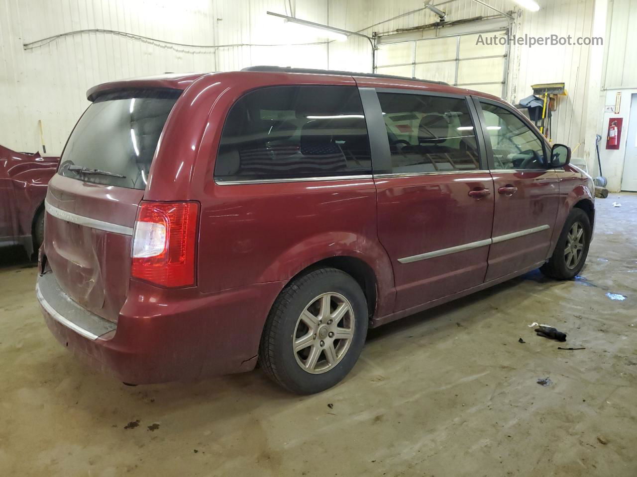 2011 Chrysler Town & Country Touring Maroon vin: 2A4RR5DG5BR687934