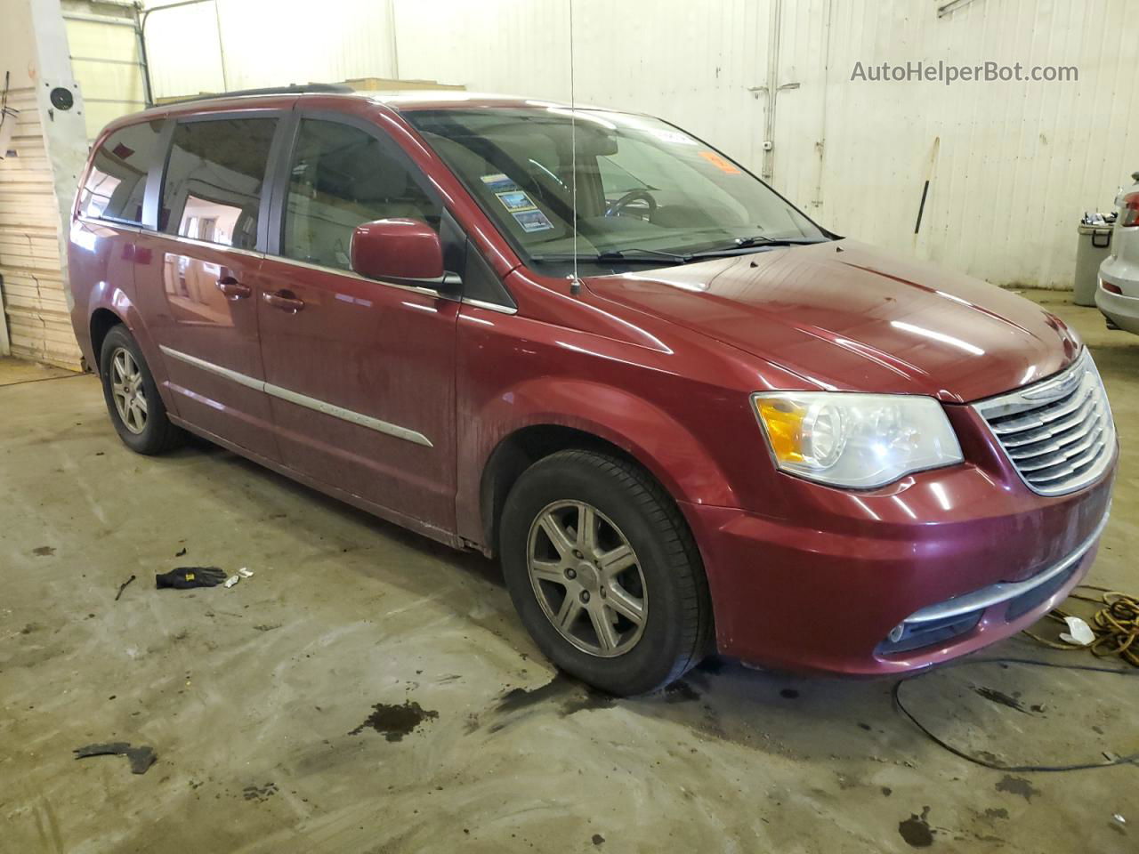 2011 Chrysler Town & Country Touring Maroon vin: 2A4RR5DG5BR687934