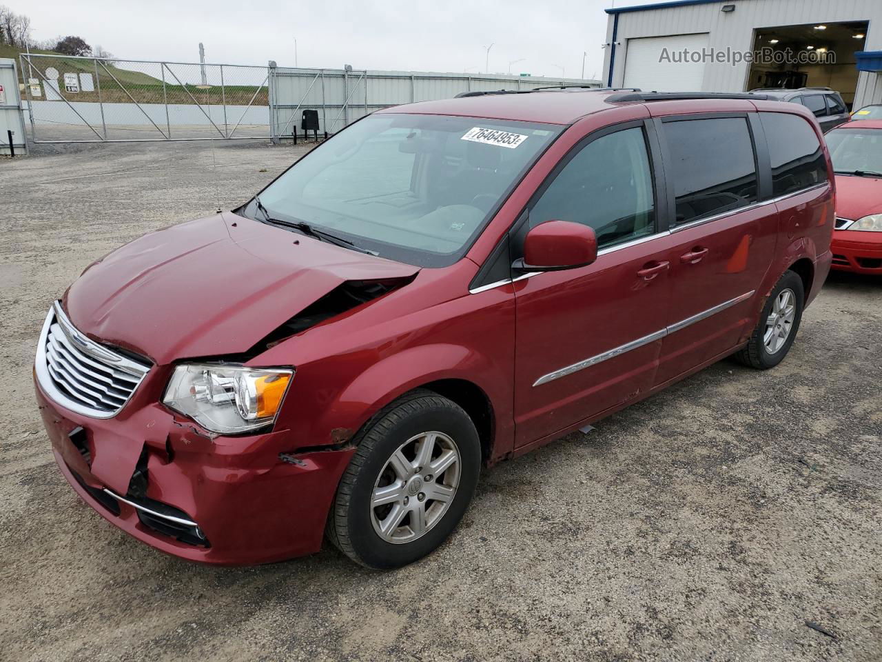 2011 Chrysler Town & Country Touring Red vin: 2A4RR5DG5BR713075