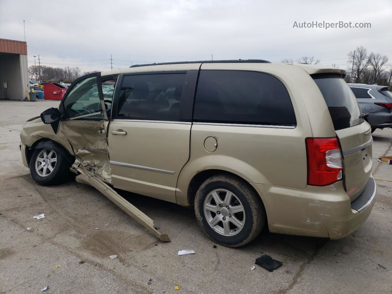 2011 Chrysler Town & Country Touring Tan vin: 2A4RR5DG5BR713352