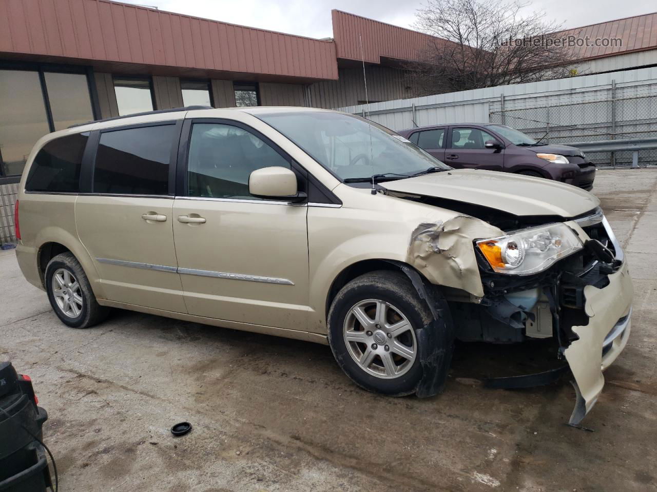 2011 Chrysler Town & Country Touring Tan vin: 2A4RR5DG5BR713352