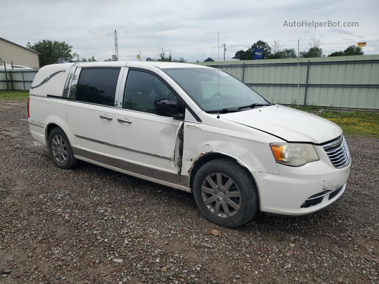 2011 Chrysler Town & Country Touring White vin: 2A4RR5DG5BR780906