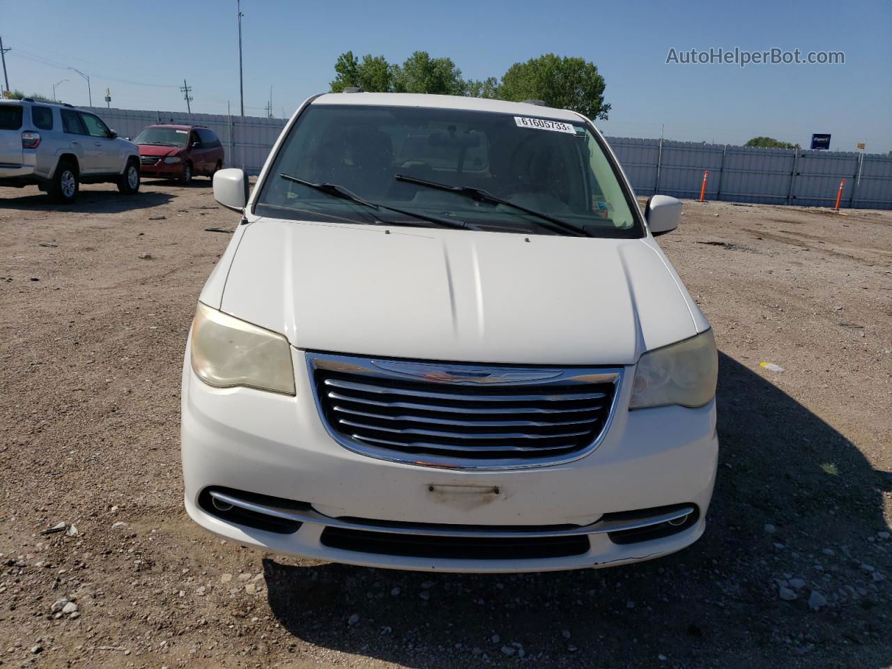 2011 Chrysler Town & Country Touring White vin: 2A4RR5DG6BR638161