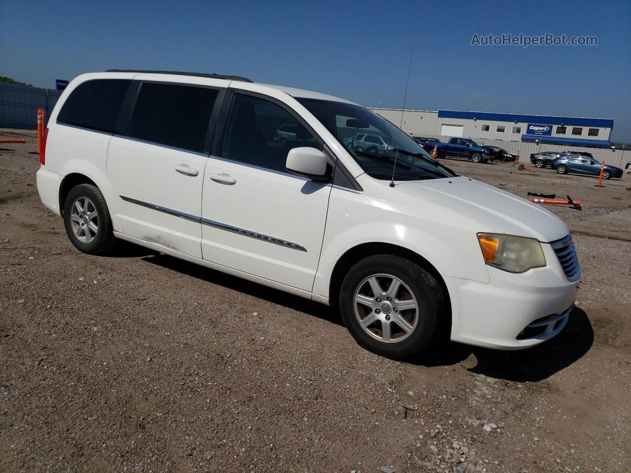 2011 Chrysler Town & Country Touring White vin: 2A4RR5DG6BR638161