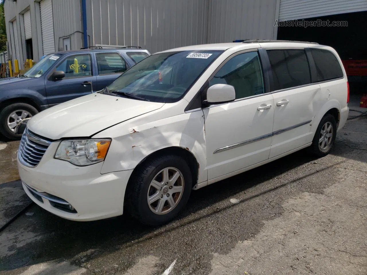 2011 Chrysler Town & Country Touring White vin: 2A4RR5DG6BR649256