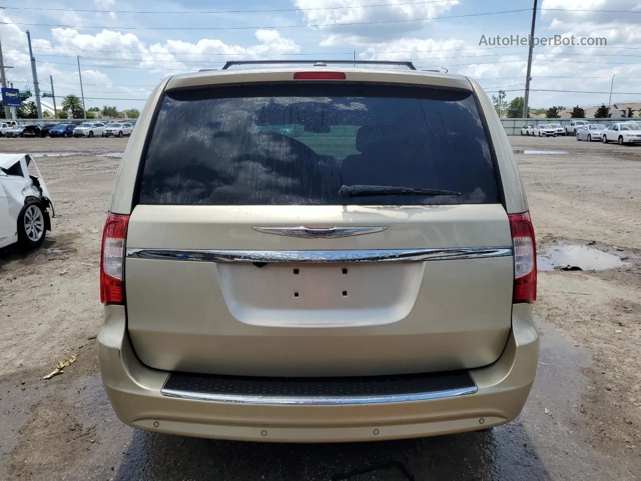 2011 Chrysler Town & Country Touring Cream vin: 2A4RR5DG7BR630814