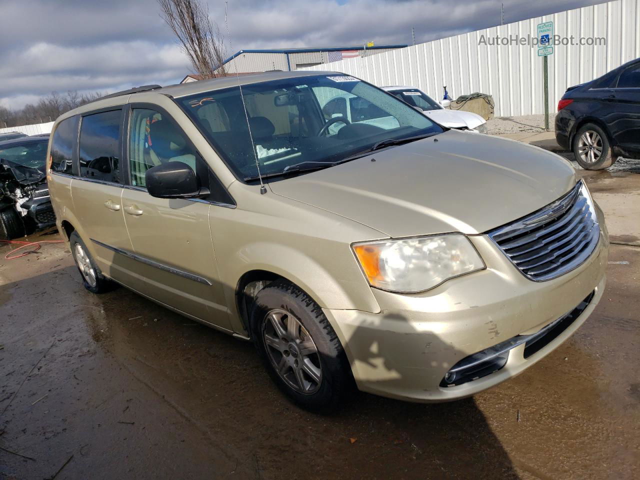 2011 Chrysler Town & Country Touring Beige vin: 2A4RR5DG7BR664736