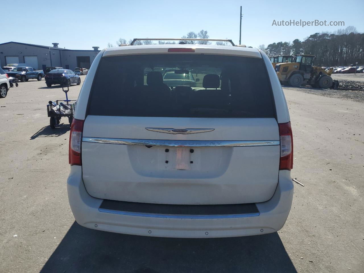 2011 Chrysler Town & Country Touring White vin: 2A4RR5DG7BR668009