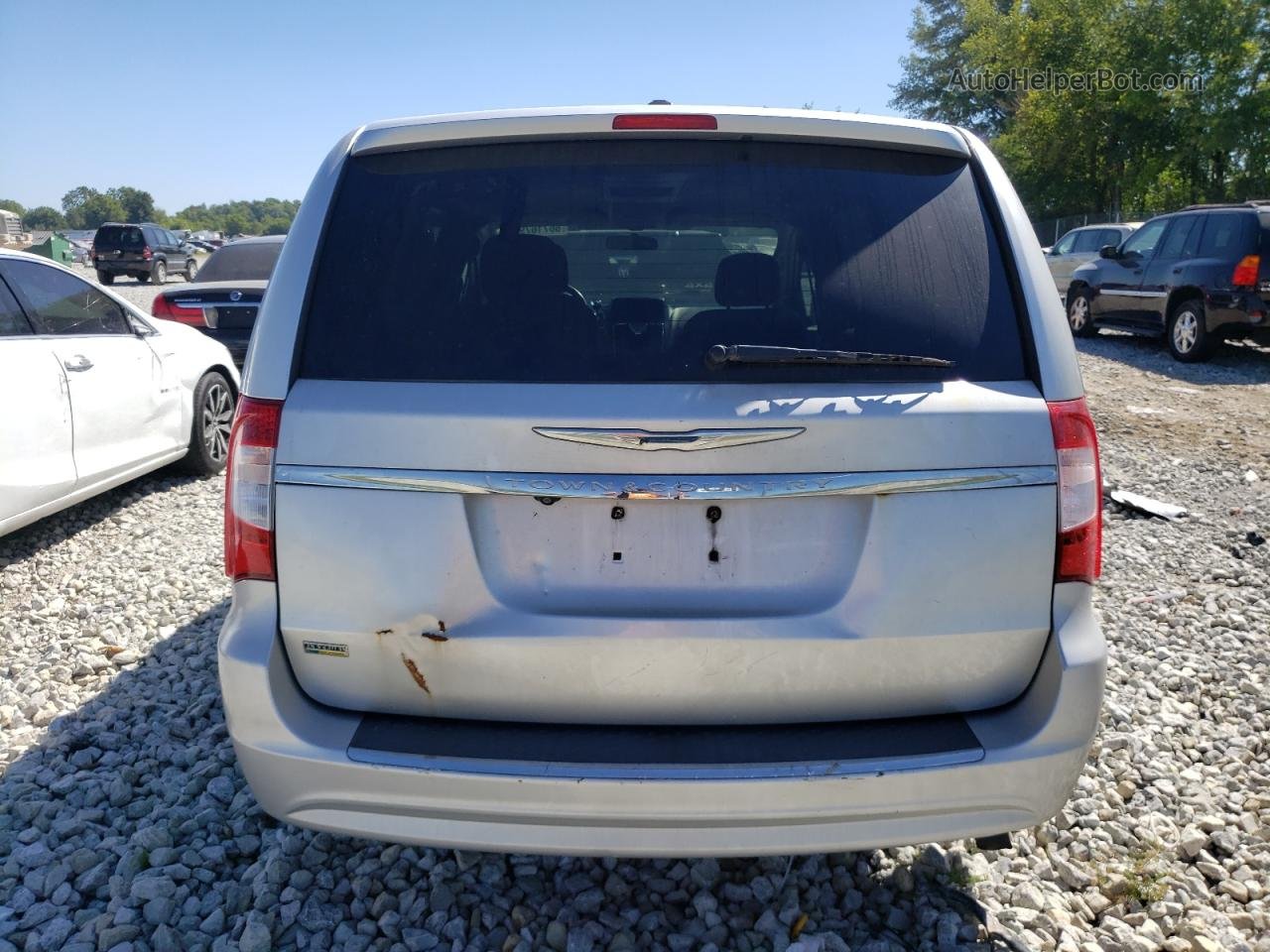 2011 Chrysler Town & Country Touring Silver vin: 2A4RR5DG8BR645421