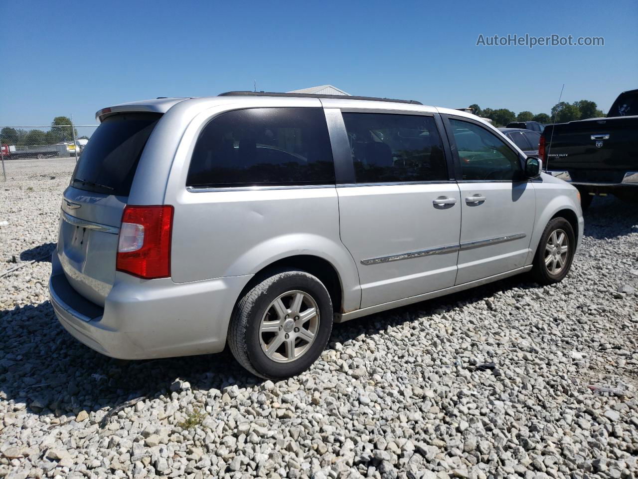 2011 Chrysler Town & Country Touring Silver vin: 2A4RR5DG8BR645421