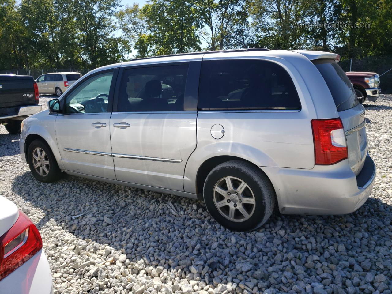 2011 Chrysler Town & Country Touring Silver vin: 2A4RR5DG8BR645421