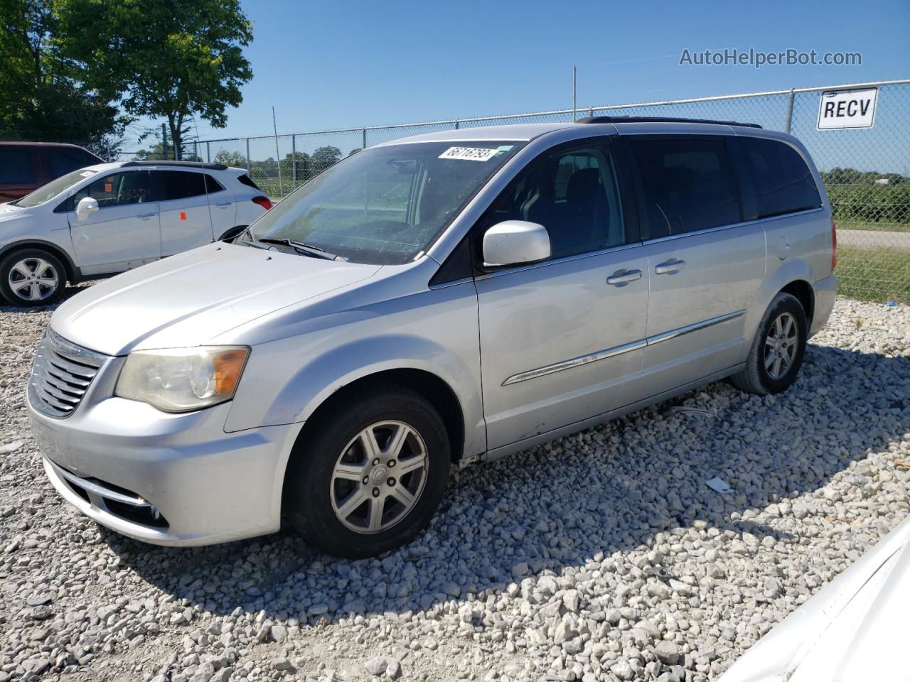 2011 Chrysler Town & Country Touring Silver vin: 2A4RR5DG8BR645421