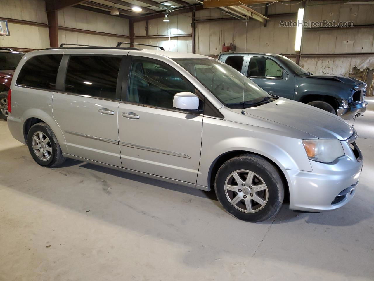 2011 Chrysler Town & Country Touring Silver vin: 2A4RR5DG8BR650389