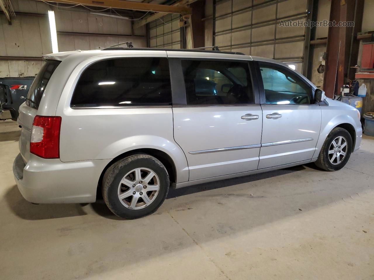 2011 Chrysler Town & Country Touring Silver vin: 2A4RR5DG8BR650389