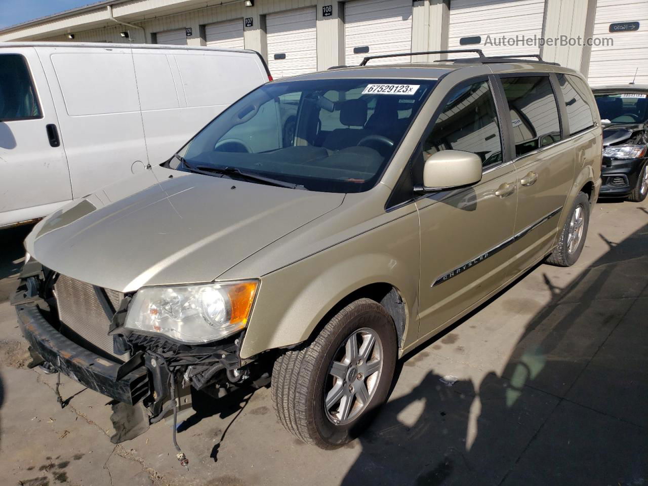 2011 Chrysler Town & Country Touring Gold vin: 2A4RR5DG9BR666066