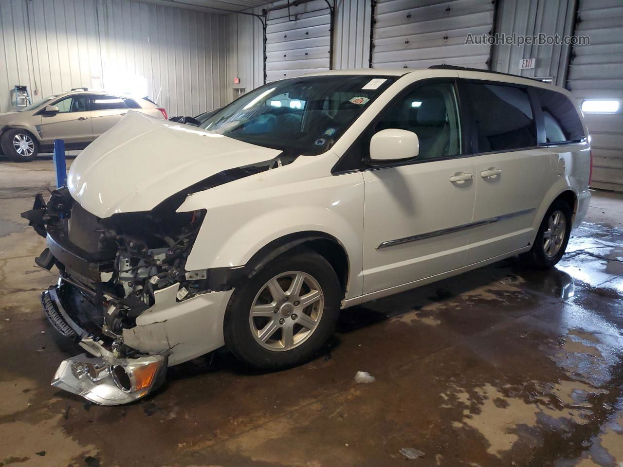 2011 Chrysler Town & Country Touring White vin: 2A4RR5DG9BR687287