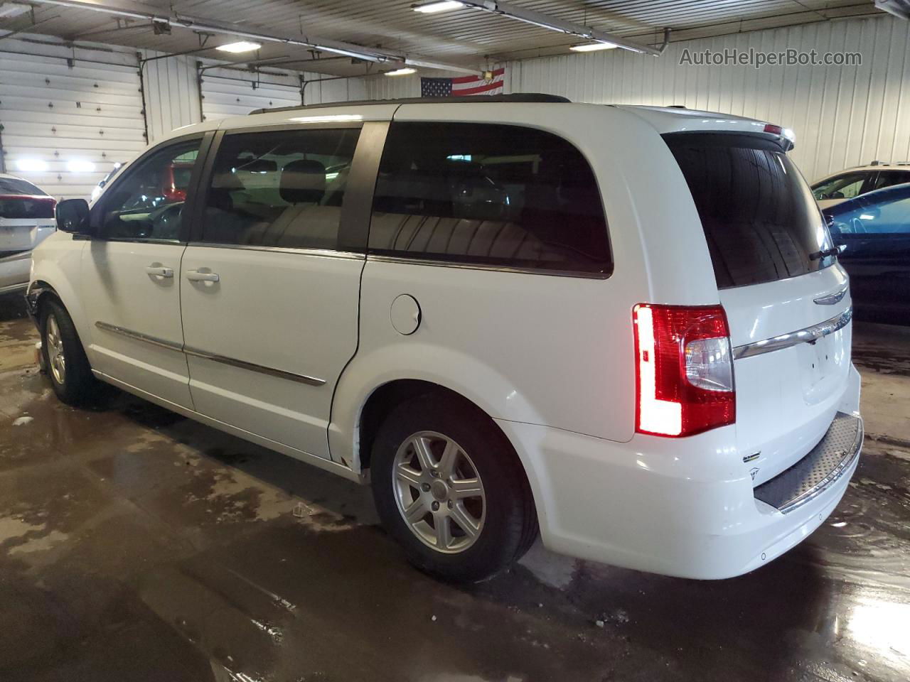 2011 Chrysler Town & Country Touring White vin: 2A4RR5DG9BR687287