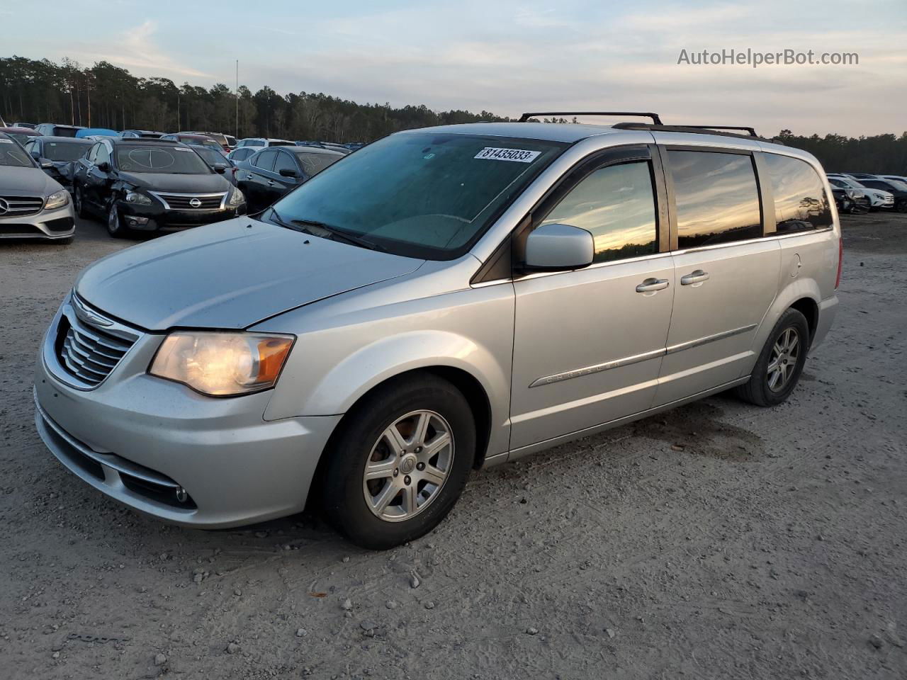 2011 Chrysler Town & Country Touring Silver vin: 2A4RR5DG9BR734687