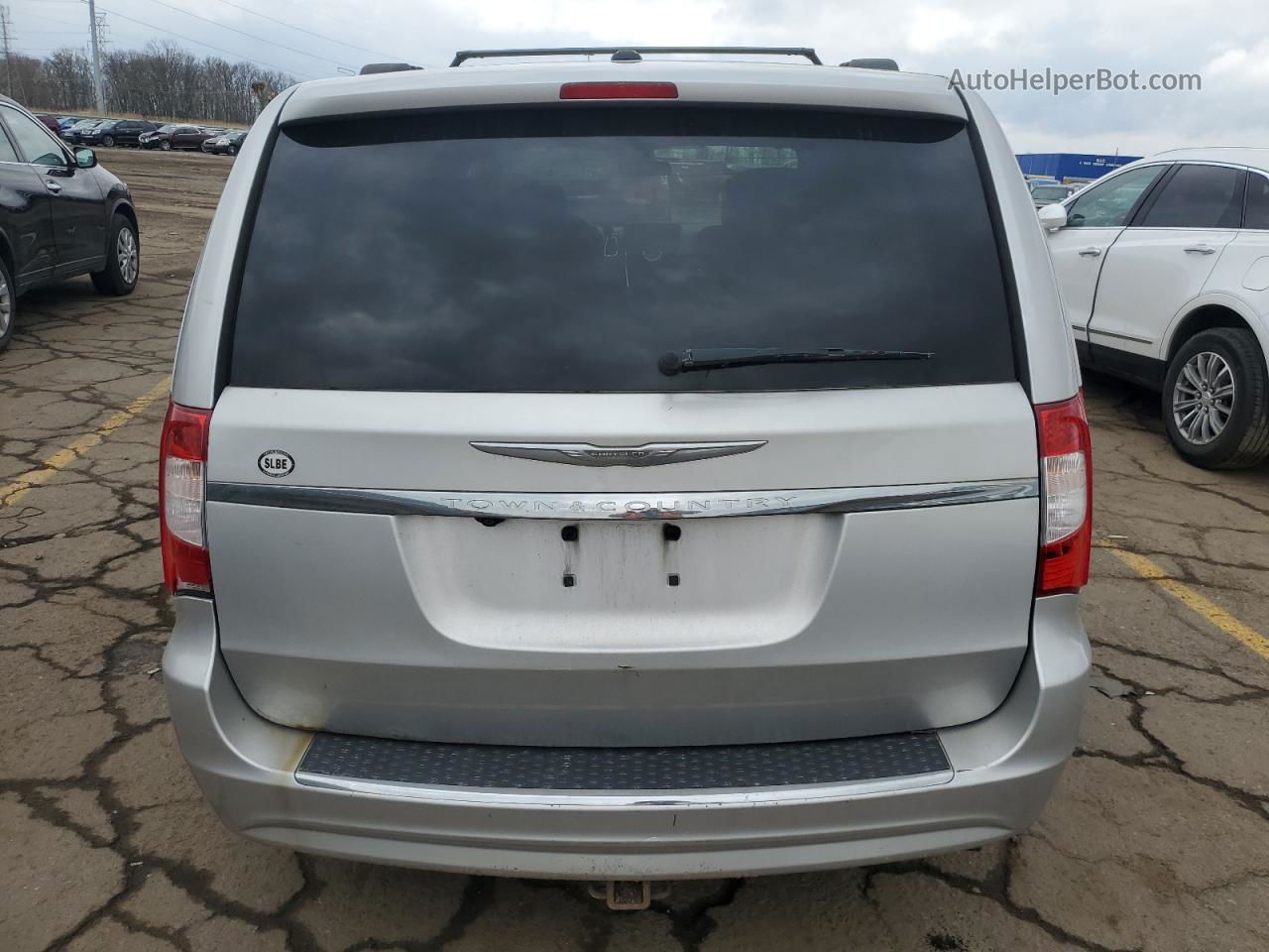 2011 Chrysler Town & Country Touring Silver vin: 2A4RR5DGXBR667064