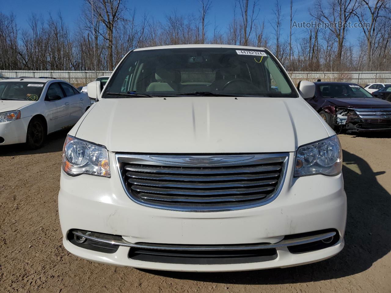 2011 Chrysler Town & Country Touring White vin: 2A4RR5DGXBR687265