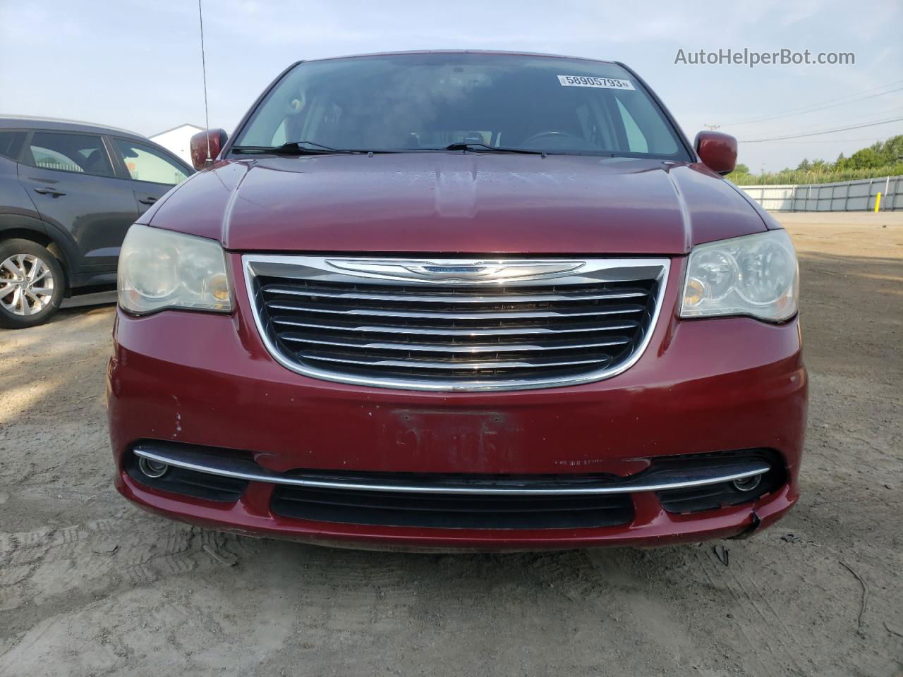 2011 Chrysler Town & Country Touring Red vin: 2A4RR5DGXBR715842