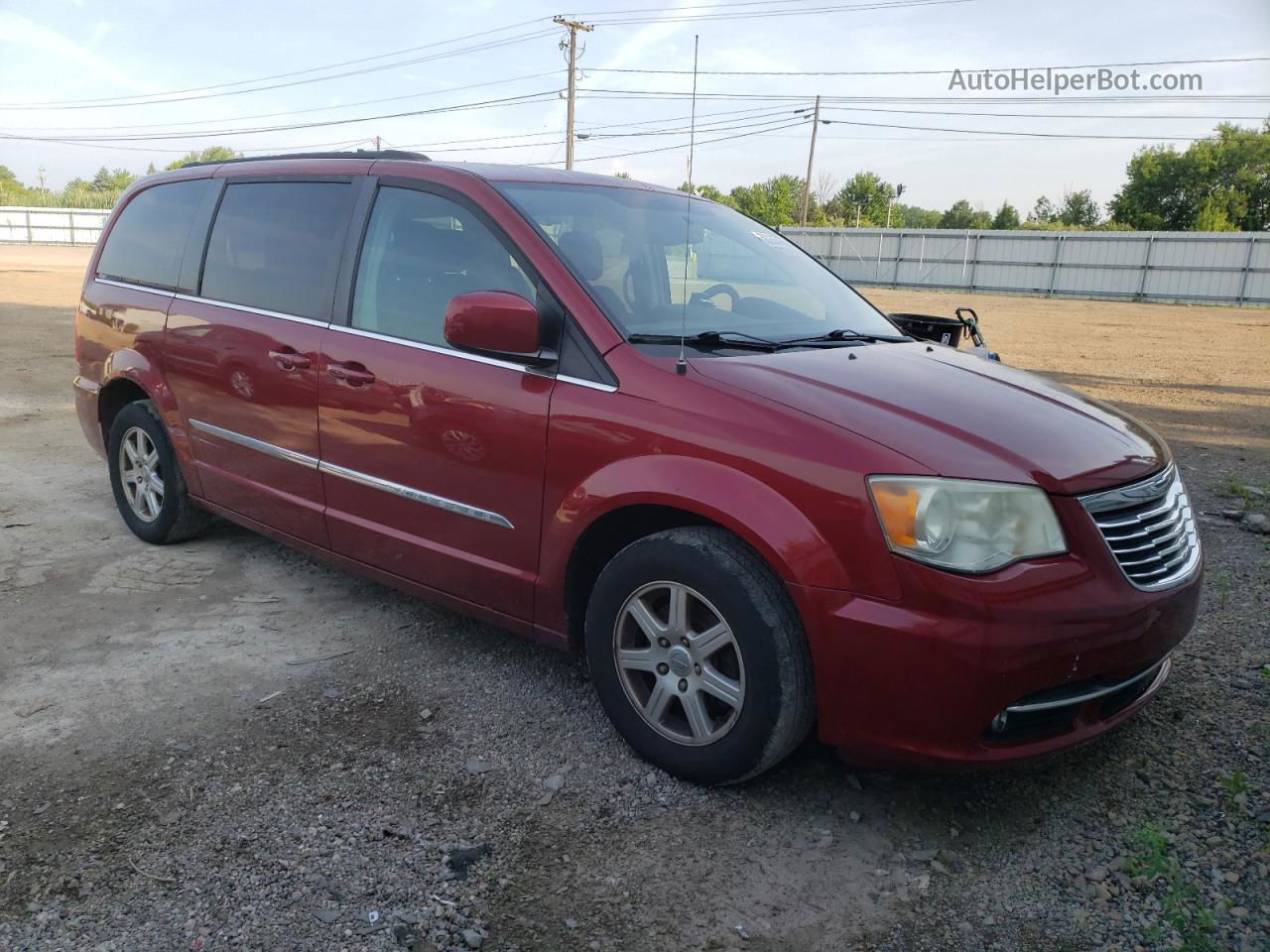 2011 Chrysler Town & Country Touring Red vin: 2A4RR5DGXBR715842