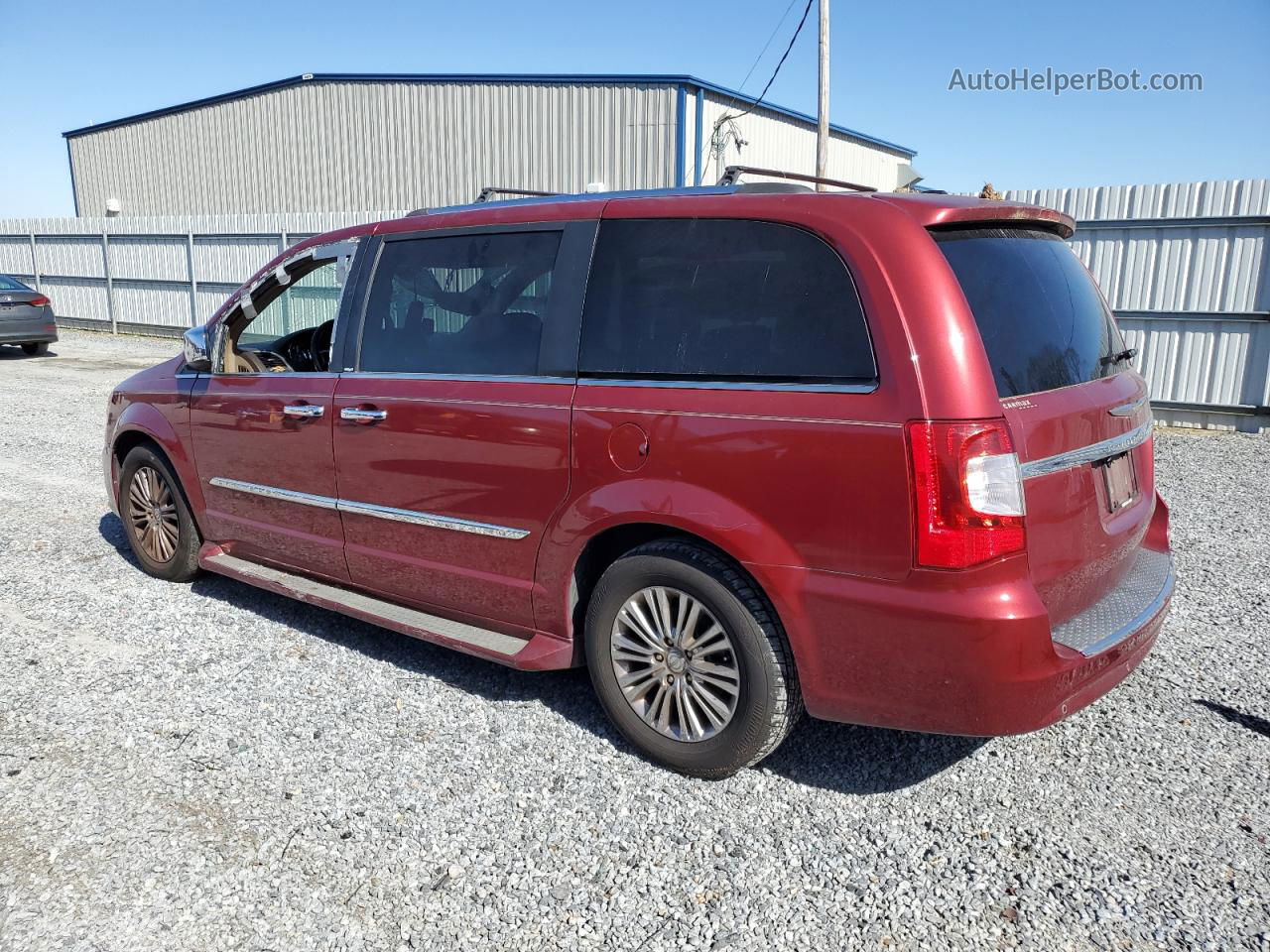 2011 Chrysler Town & Country Limited Red vin: 2A4RR6DG0BR667256