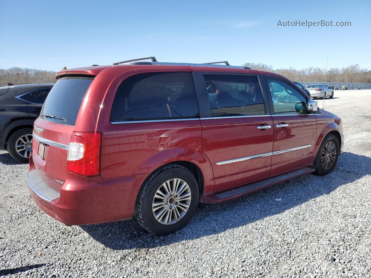 2011 Chrysler Town & Country Limited Red vin: 2A4RR6DG0BR667256