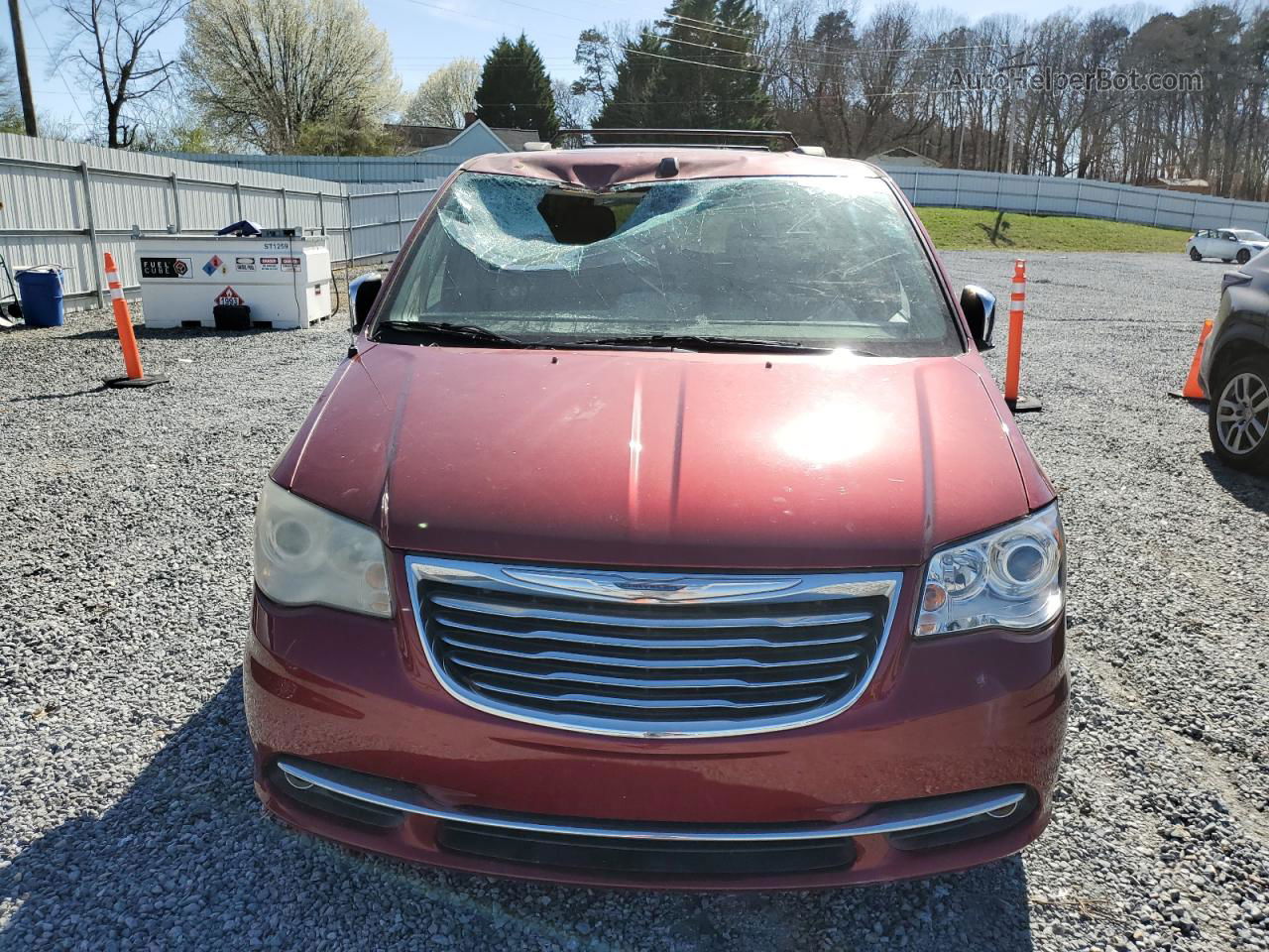 2011 Chrysler Town & Country Limited Red vin: 2A4RR6DG0BR667256