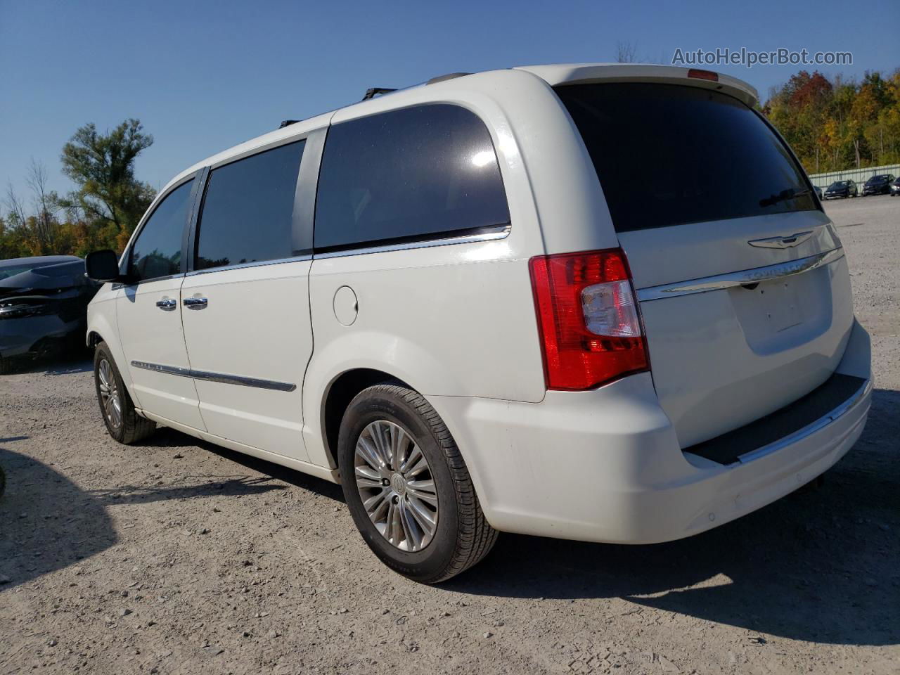 2011 Chrysler Town & Country Limited White vin: 2A4RR6DG3BR760580