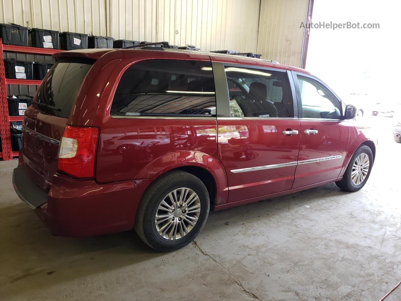 2011 Chrysler Town & Country Limited Burgundy vin: 2A4RR6DG4BR615483