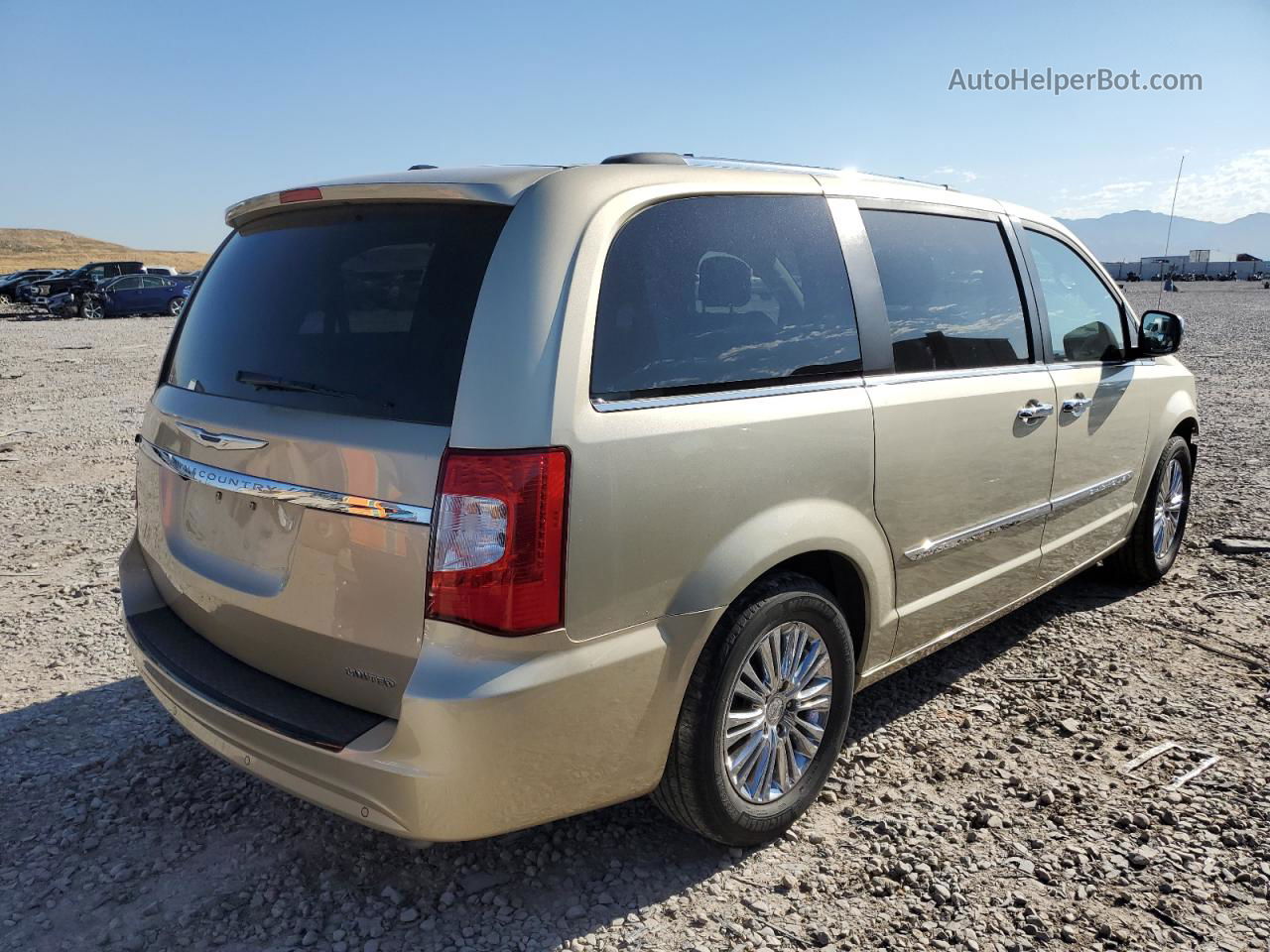 2011 Chrysler Town & Country Limited Золотой vin: 2A4RR6DG4BR624104