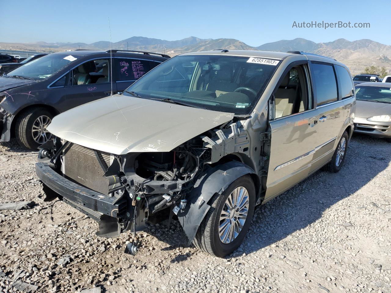 2011 Chrysler Town & Country Limited Gold vin: 2A4RR6DG4BR624104