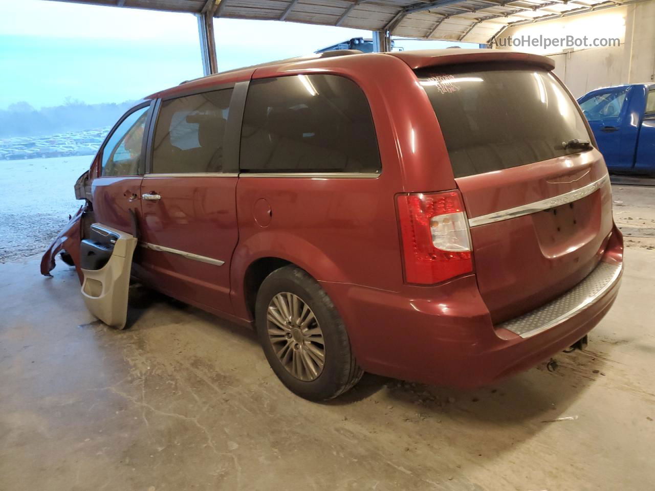 2011 Chrysler Town & Country Limited Maroon vin: 2A4RR6DG5BR714491